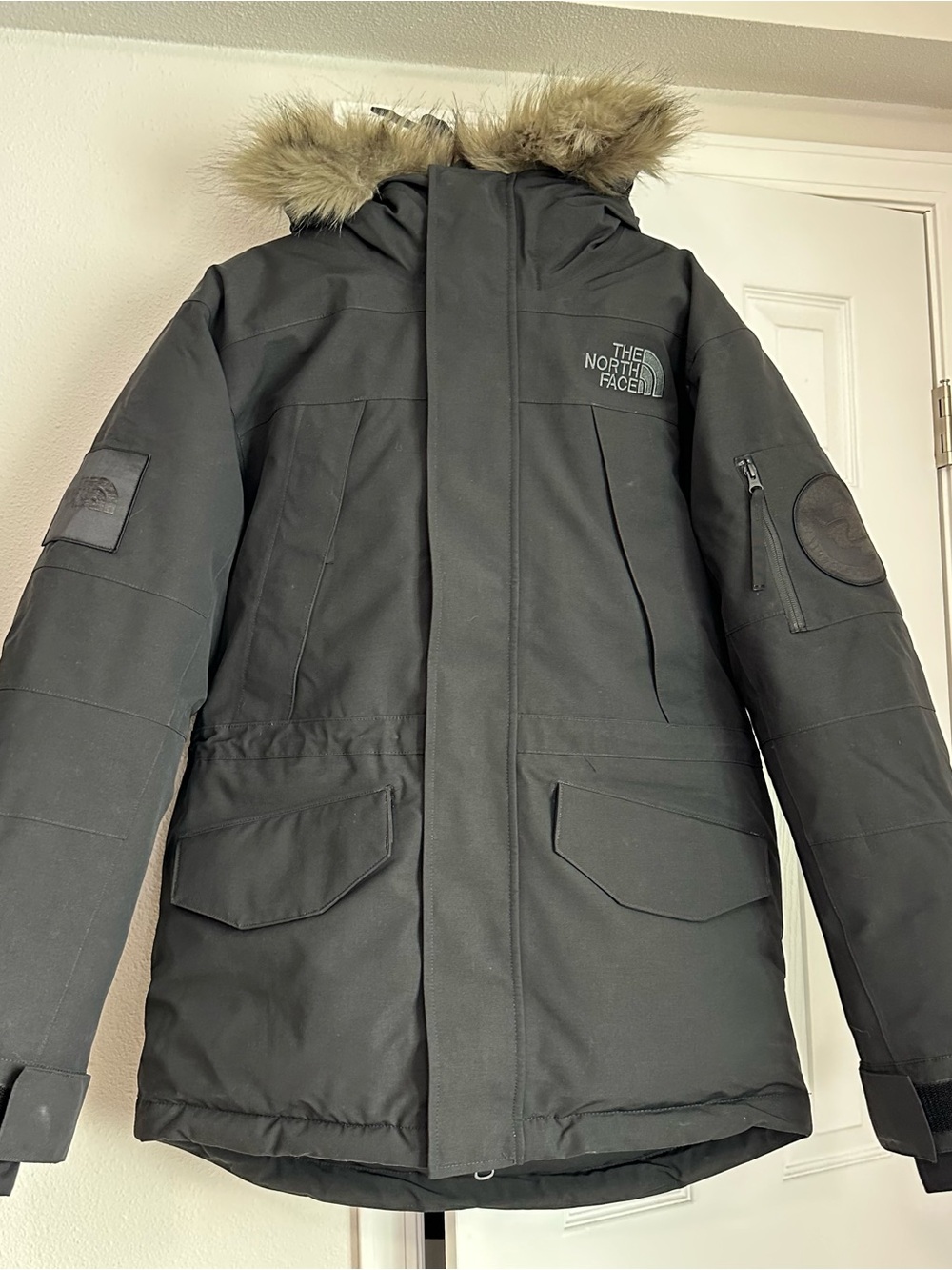The North Face Men’s EXPEDITION MCMURDO 700 Down PARKA Puffer with Faux Fur Hood
